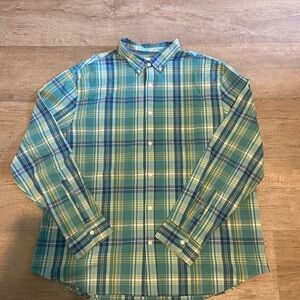 Men’s Green Plaid Button-Up Long Sleeve Shirt Size XL.